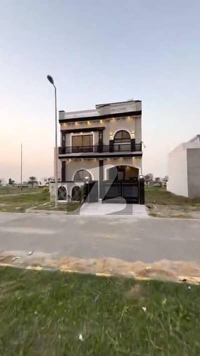 سٹی ہاؤسنگ سوسائٹی سیالکوٹ میں 4 کمروں کا 5 مرلہ مکان 1.85 کروڑ میں برائے فروخت۔