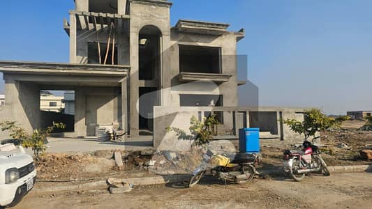 Main Double Road Plot | 5090 | E Block