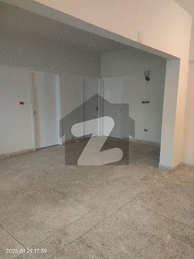 Small Complex Clifton Blk7