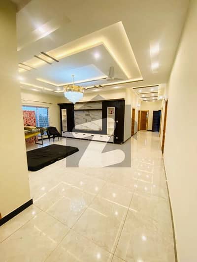 ڈی ایچ اے فیز 5 - سیکٹر سی ڈی ایچ اے ڈیفینس فیز 5,ڈی ایچ اے ڈیفینس,اسلام آباد میں 6 کمروں کا 1 کنال مکان 2.1 لاکھ میں کرایہ پر دستیاب ہے۔