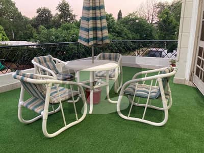 ایف ۔ 8 اسلام آباد میں 3 کمروں کا 1 کنال بالائی پورشن 4.8 لاکھ میں کرایہ پر دستیاب ہے۔