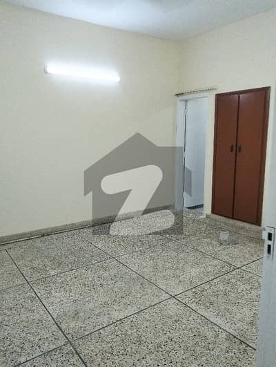 گلشنِ اقبال - بلاک 1 گلشنِ اقبال,گلشنِ اقبال ٹاؤن,کراچی میں 3 کمروں کا 10 مرلہ بالائی پورشن 1.0 لاکھ میں کرایہ پر دستیاب ہے۔