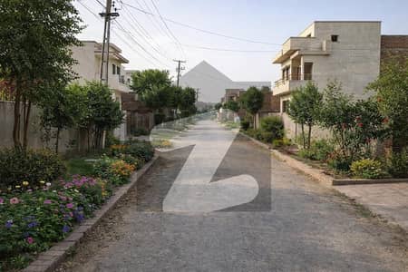 نور محل روڈ بہاولپور میں 2 کنال رہائشی پلاٹ 7.2 کروڑ میں برائے فروخت۔