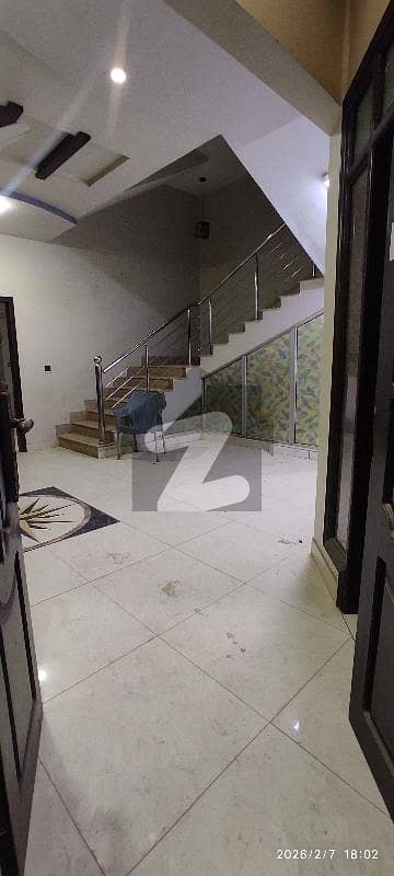 گلشنِ اقبال ٹاؤن کراچی میں 6 کمروں کا 6 مرلہ مکان 1.6 لاکھ میں کرایہ پر دستیاب ہے۔