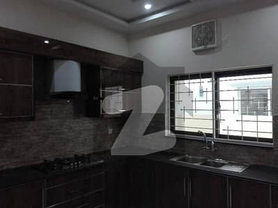 آرکیٹیکٹس انجنیئرز ہاؤسنگ سوسائٹی لاہور میں 5 کمروں کا 10 مرلہ مکان 1.75 لاکھ میں کرایہ پر دستیاب ہے۔