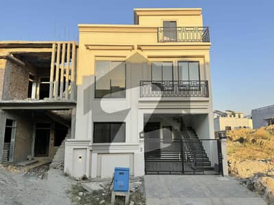 ایم پی سی ایچ ایس ۔ ملٹی گارڈنز بی ۔ 17,اسلام آباد میں 4 کمروں کا 5 مرلہ مکان 2.15 کروڑ میں برائے فروخت۔