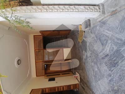 جی ۔ 11 اسلام آباد میں 4 کمروں کا 5 مرلہ مکان 1.7 لاکھ میں کرایہ پر دستیاب ہے۔