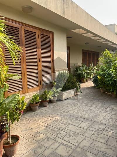 ڈی ایچ اے فیز 6 ڈی ایچ اے ڈیفینس,کراچی میں 5 کمروں کا 2 کنال مکان 25.0 کروڑ میں برائے فروخت۔