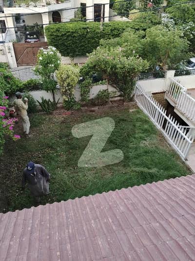 ڈی ایچ اے فیز 5 ڈی ایچ اے ڈیفینس,کراچی میں 4 کمروں کا 1 کنال مکان 10.75 کروڑ میں برائے فروخت۔