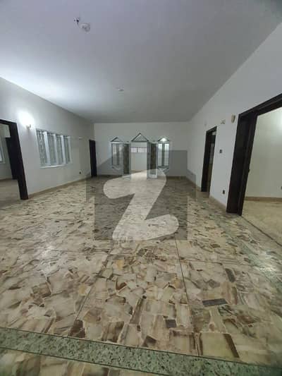 600 SQ YARD GROUND FLOOR BEST FOR SILENT COMMERCIAL OFFICE