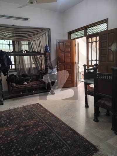 گلستانِِ جوہر ۔ بلاک 12 گلستانِ جوہر,کراچی میں 3 کمروں کا 10 مرلہ مکان 5.0 کروڑ میں برائے فروخت۔