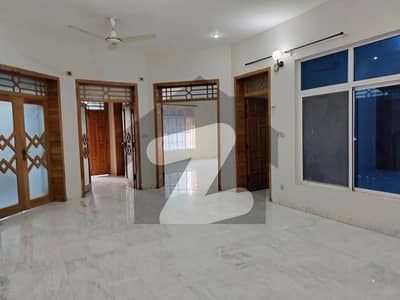 ایف ۔ 11 اسلام آباد میں 3 کمروں کا 1 کنال زیریں پورشن 2.5 لاکھ میں کرایہ پر دستیاب ہے۔