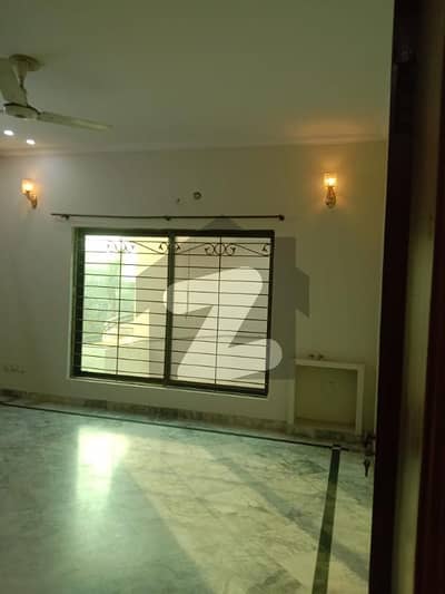 7 MARLA SECOND FLOOR FOR RENT NO GAS