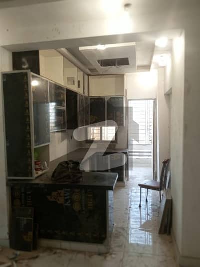 رائل رسدنکے گلشنِ اقبال ٹاؤن,کراچی میں 3 کمروں کا 7 مرلہ فلیٹ 85.0 ہزار میں کرایہ پر دستیاب ہے۔