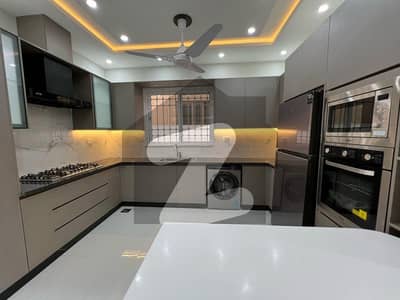 ڈی ایچ اے ڈیفینس فیز 2 ڈی ایچ اے ڈیفینس,اسلام آباد میں 5 کمروں کا 10 مرلہ مکان 7.25 کروڑ میں برائے فروخت۔