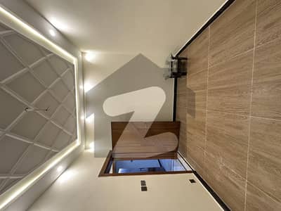 بنی گالہ اسلام آباد میں 5 کمروں کا 10 مرلہ مکان 4.2 کروڑ میں برائے فروخت۔