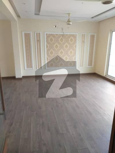 بحریہ ٹاؤن سیکٹر B بحریہ ٹاؤن,لاہور میں 5 کمروں کا 10 مرلہ مکان 1.4 لاکھ میں کرایہ پر دستیاب ہے۔