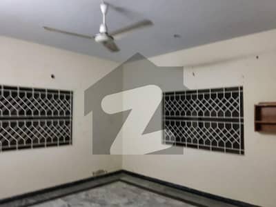 ڈی ایچ اے فیز 4 ڈی ایچ اے ڈیفینس,کراچی میں 2 کمروں کا 12 مرلہ زیریں پورشن 1.5 لاکھ میں کرایہ پر دستیاب ہے۔