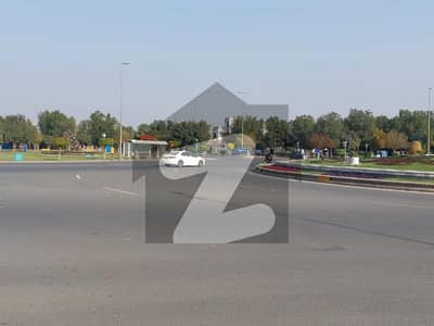 15 Marla Plot For Sale Valencia Town TOP LOCATION