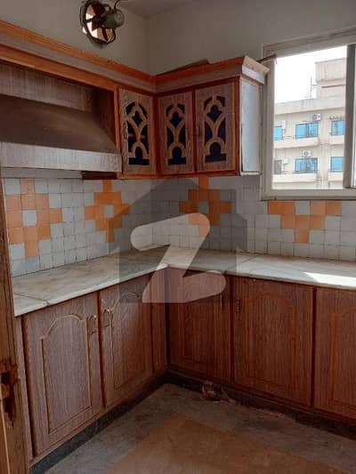 بنی گالہ اسلام آباد میں 2 کمروں کا 7 مرلہ فلیٹ 45.0 ہزار میں کرایہ پر دستیاب ہے۔