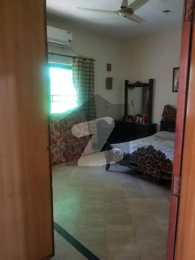 Wapda town 10 Mrla cowrner House 5 bed drwng tvl kitchen