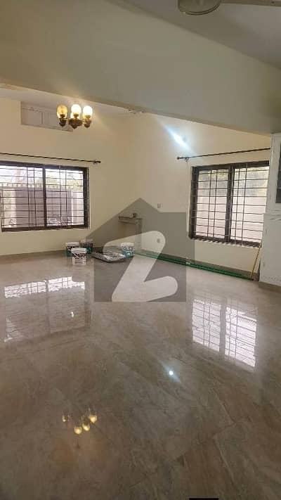 ایف ۔ 11 اسلام آباد میں 3 کمروں کا 1 کنال زیریں پورشن 2.2 لاکھ میں کرایہ پر دستیاب ہے۔