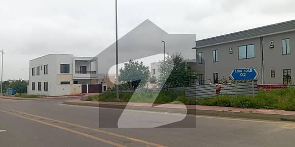 250sq yd plot in Precicnt-6 FOR SALE. Most developing precicnt of BTK near Bahria Heights
