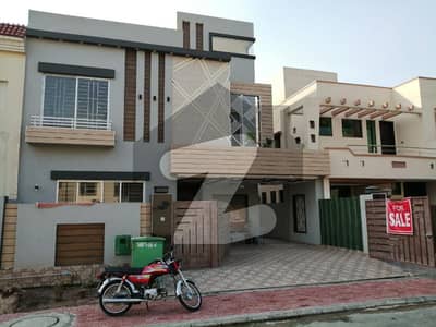 بحریہ ٹاؤن جینیپر بلاک بحریہ ٹاؤن سیکٹر سی,بحریہ ٹاؤن,لاہور میں 2 کمروں کا 10 مرلہ زیریں پورشن 70.0 ہزار میں کرایہ پر دستیاب ہے۔