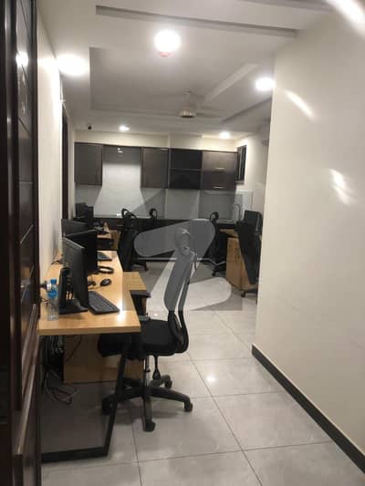 بحریہ ٹاؤن فیز 4 بحریہ ٹاؤن راولپنڈی,راولپنڈی میں 2 کمروں کا 3 مرلہ فلیٹ 1.1 کروڑ میں برائے فروخت۔