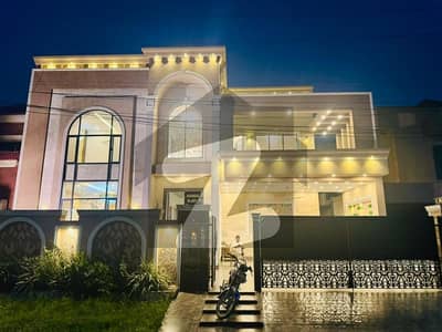 ویلینشیاء ہاؤسنگ سوسائٹی لاہور میں 5 کمروں کا 1 کنال مکان 8.0 کروڑ میں برائے فروخت۔