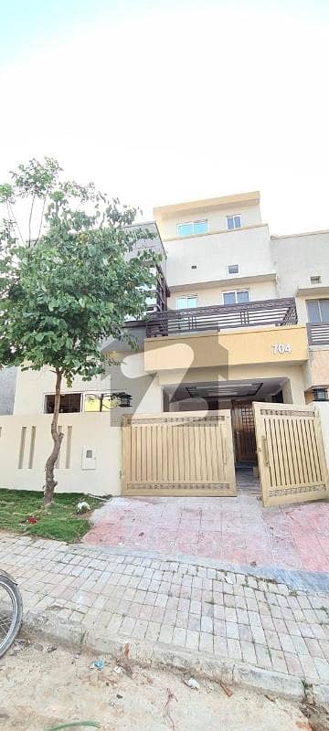 بحریہ ٹاؤن فیز 8 بحریہ ٹاؤن راولپنڈی,راولپنڈی میں 3 کمروں کا 5 مرلہ مکان 75.0 ہزار میں کرایہ پر دستیاب ہے۔