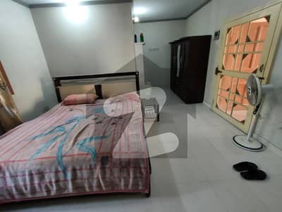 گلشنِ اقبال - بلاک 4 گلشنِ اقبال,گلشنِ اقبال ٹاؤن,کراچی میں 2 کمروں کا 6 مرلہ بالائی پورشن 52.0 ہزار میں کرایہ پر دستیاب ہے۔