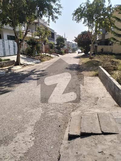 جناح گارڈنز فیز 1 جناح گارڈنز,ایف ای سی ایچ ایس,اسلام آباد میں 10 مرلہ رہائشی پلاٹ 2.0 کروڑ میں برائے فروخت۔