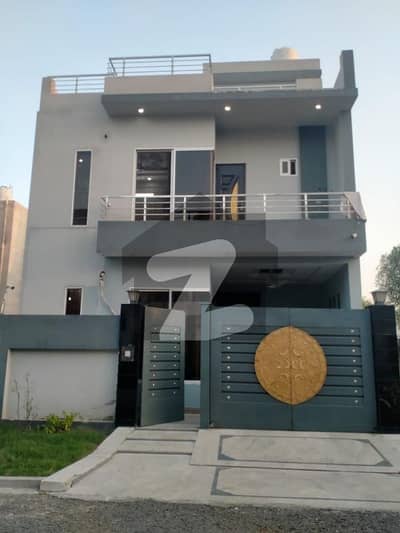 Highly-coveted Prime Location 5 Marla House Is Available In Citi Housing Society For rent