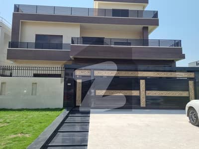 G-13 500 Square Yard Main Location 6 Bed House Available For Sale