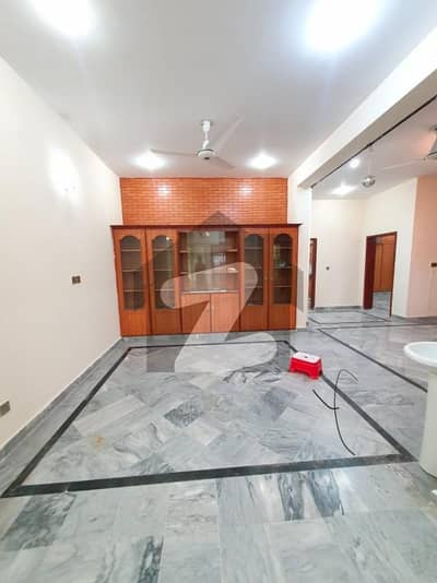 جی ۔ 13 اسلام آباد میں 3 کمروں کا 10 مرلہ زیریں پورشن 82.0 ہزار میں کرایہ پر دستیاب ہے۔