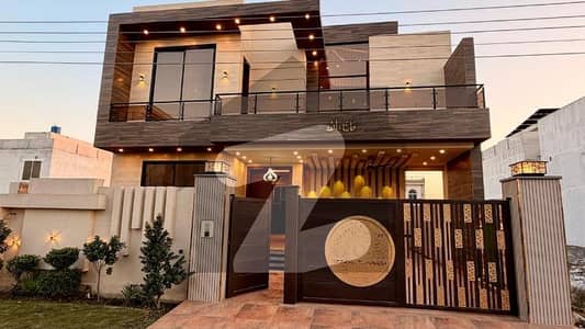 گارڈن ٹاؤن فیز 3 - بلاک سی گارڈن ٹاؤن فیز 3,گارڈن ٹاؤن,گوجرانوالہ میں 5 کمروں کا 10 مرلہ مکان 4.9 کروڑ میں برائے فروخت۔