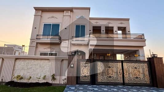 گارڈن ٹاؤن فیز 3 - بلاک ایف گارڈن ٹاؤن فیز 3,گارڈن ٹاؤن,گوجرانوالہ میں 5 کمروں کا 12 مرلہ مکان 5.3 کروڑ میں برائے فروخت۔