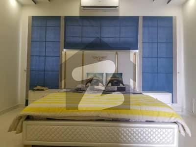 ڈی ایچ اے فیز 3 - بلاک زیڈ فیز 3,ڈیفنس (ڈی ایچ اے),لاہور میں 5 کمروں کا 1 کنال مکان 4.0 لاکھ میں کرایہ پر دستیاب ہے۔