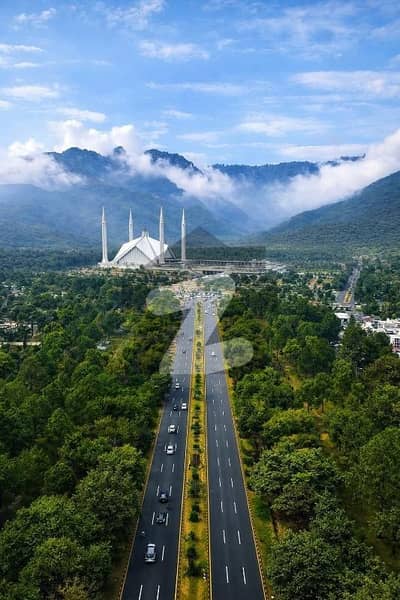 CDA SECTOR I-16.4 25*50 70ft ROAD CORNER PARKFASE AVAILABLE GOOD PRICE