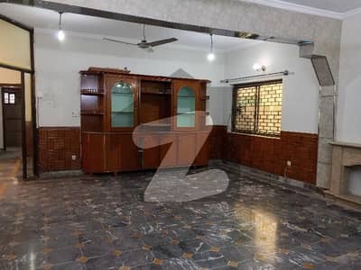 Ground Portion For Rent G10 -2 Ideal Location