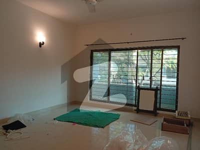 E11 fully renovated upper floor available for rent