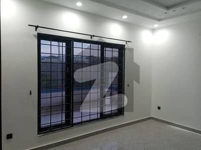 نیول اینکریج اسلام آباد میں 4 کمروں کا 1 کنال بالائی پورشن 1.4 لاکھ میں کرایہ پر دستیاب ہے۔