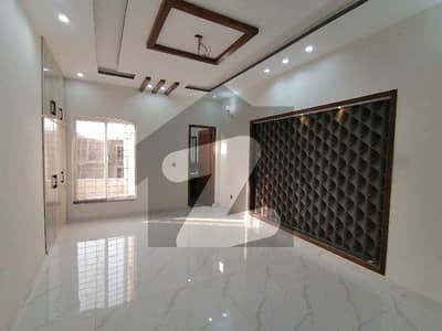 A House Of 10 Marla In LDA Avenue