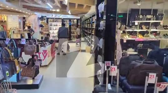 کامران چورنگی کراچی میں 5 مرلہ دکان 10.0 لاکھ میں کرایہ پر دستیاب ہے۔