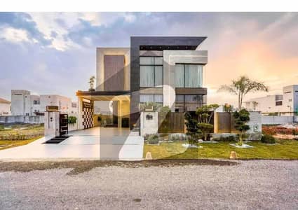 ڈی ایچ اے فیز 7 ڈیفنس (ڈی ایچ اے),لاہور میں 5 کمروں کا 1 کنال مکان 7.75 کروڑ میں برائے فروخت۔