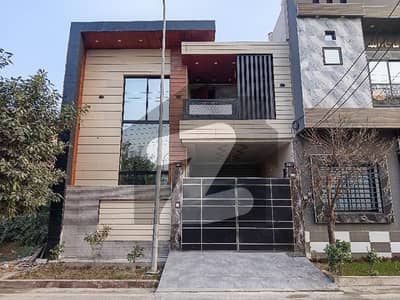 اوسس آرچرڈ سمندری روڈ,فیصل آباد میں 4 مرلہ مکان 1.85 کروڑ میں برائے فروخت۔