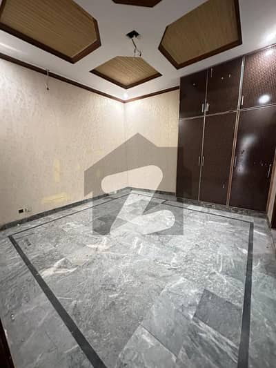 والٹن روڈ لاہور میں 2 کمروں کا 6 مرلہ بالائی پورشن 41.0 ہزار میں کرایہ پر دستیاب ہے۔