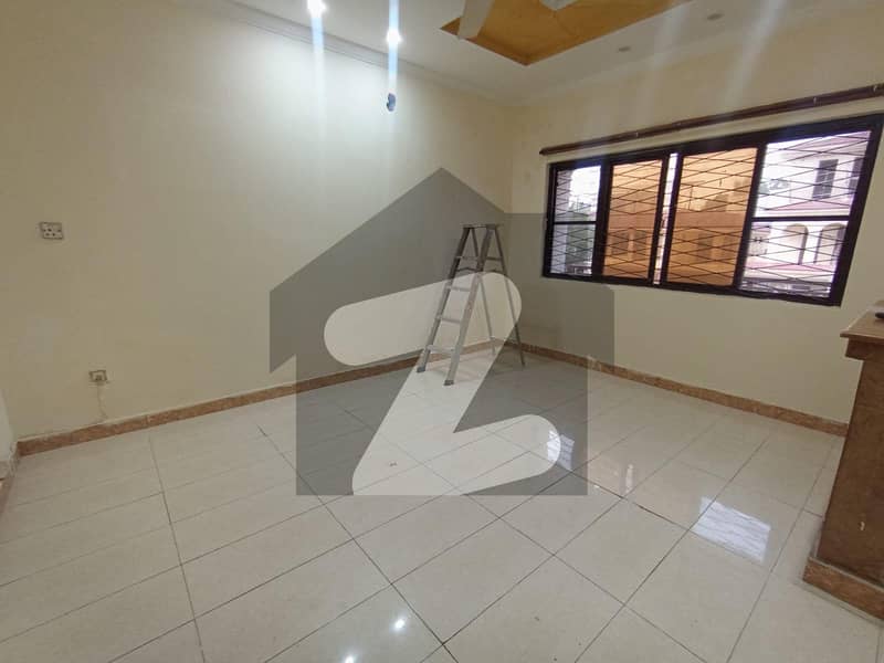 آئی ۔ 8 اسلام آباد میں 3 کمروں کا 1 کنال بالائی پورشن 1.2 لاکھ میں کرایہ پر دستیاب ہے۔ آئی ۔ 8 اسلام آباد میں 3 کمروں کا 1 کنال بالائی پورشن 1.2 لاکھ میں کرایہ پر دستیاب ہے۔