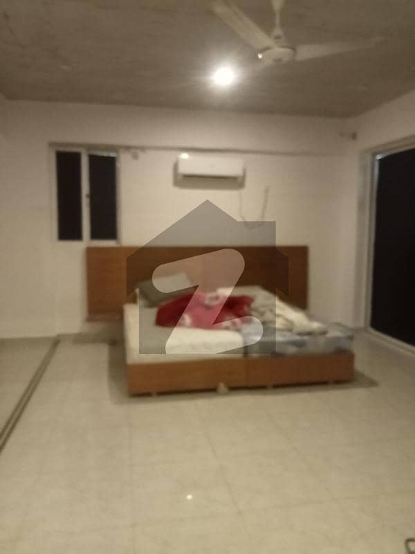 HOUSE FOR RENT IN E-11 HOUSE FOR RENT IN E-11